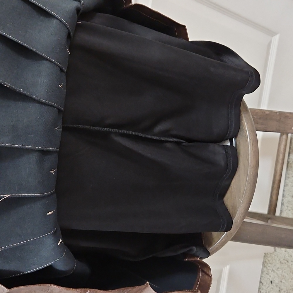 VICI | Front Runner Pleated Leather Mini Skirt. Espresso Brown Size L - Picture 6 of 11